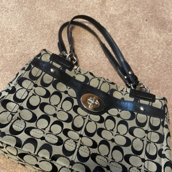Coach purse - Picture 1 of 1